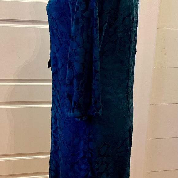 Garnet Hill Blue Sheath Dress with 3/4 Bishop Sleeves and Scoop Neck - Picture 3 of 11